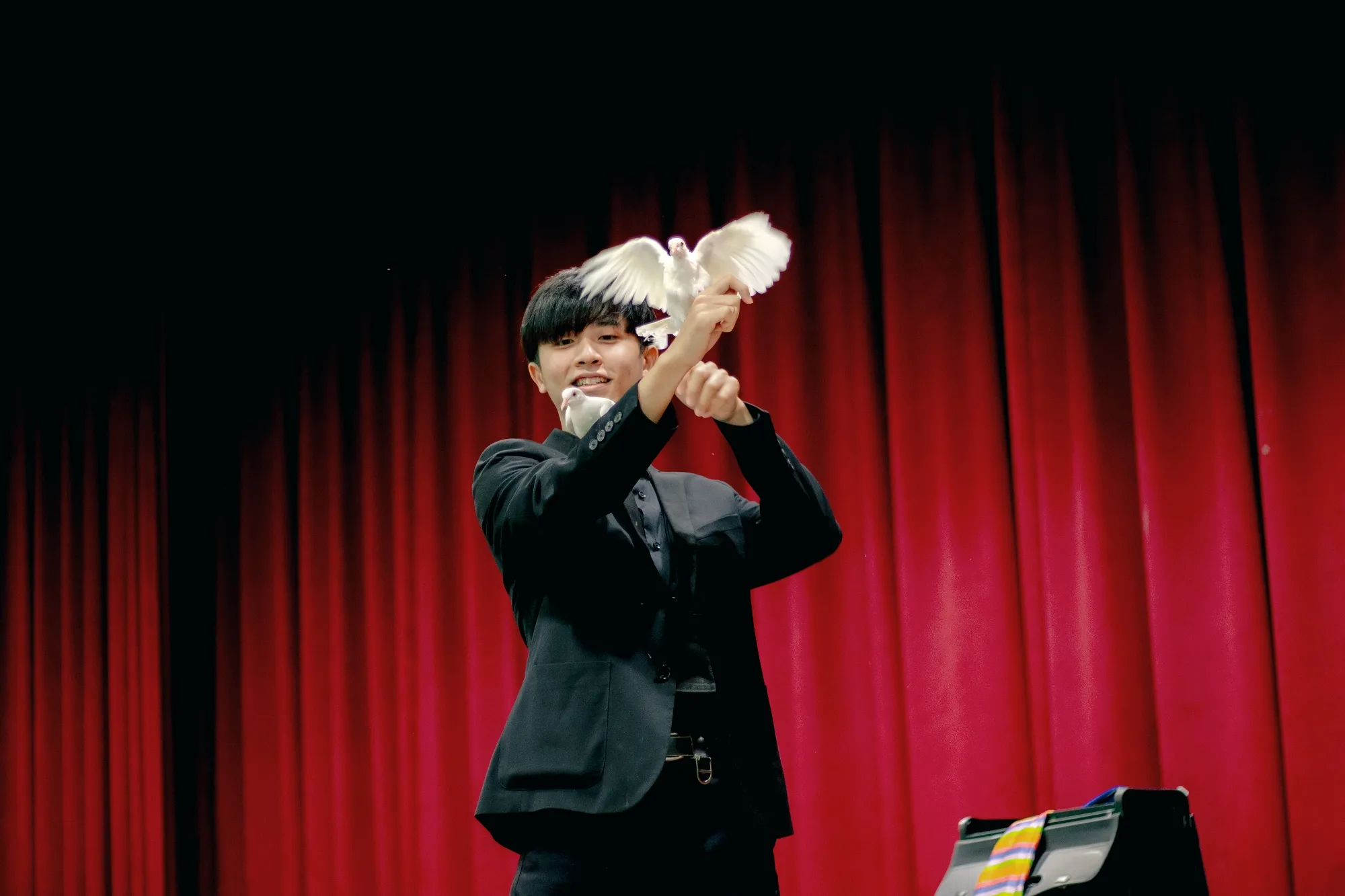 精彩派對魔術表演 HIGH翻全場