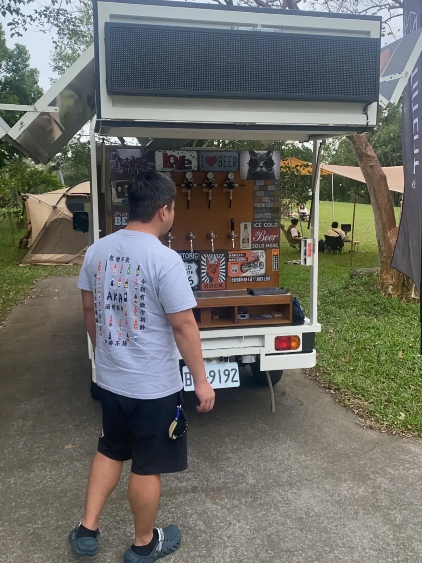 最 Chill 的 TiiTENT 團露【啤酒車出租】【派對啤酒車】