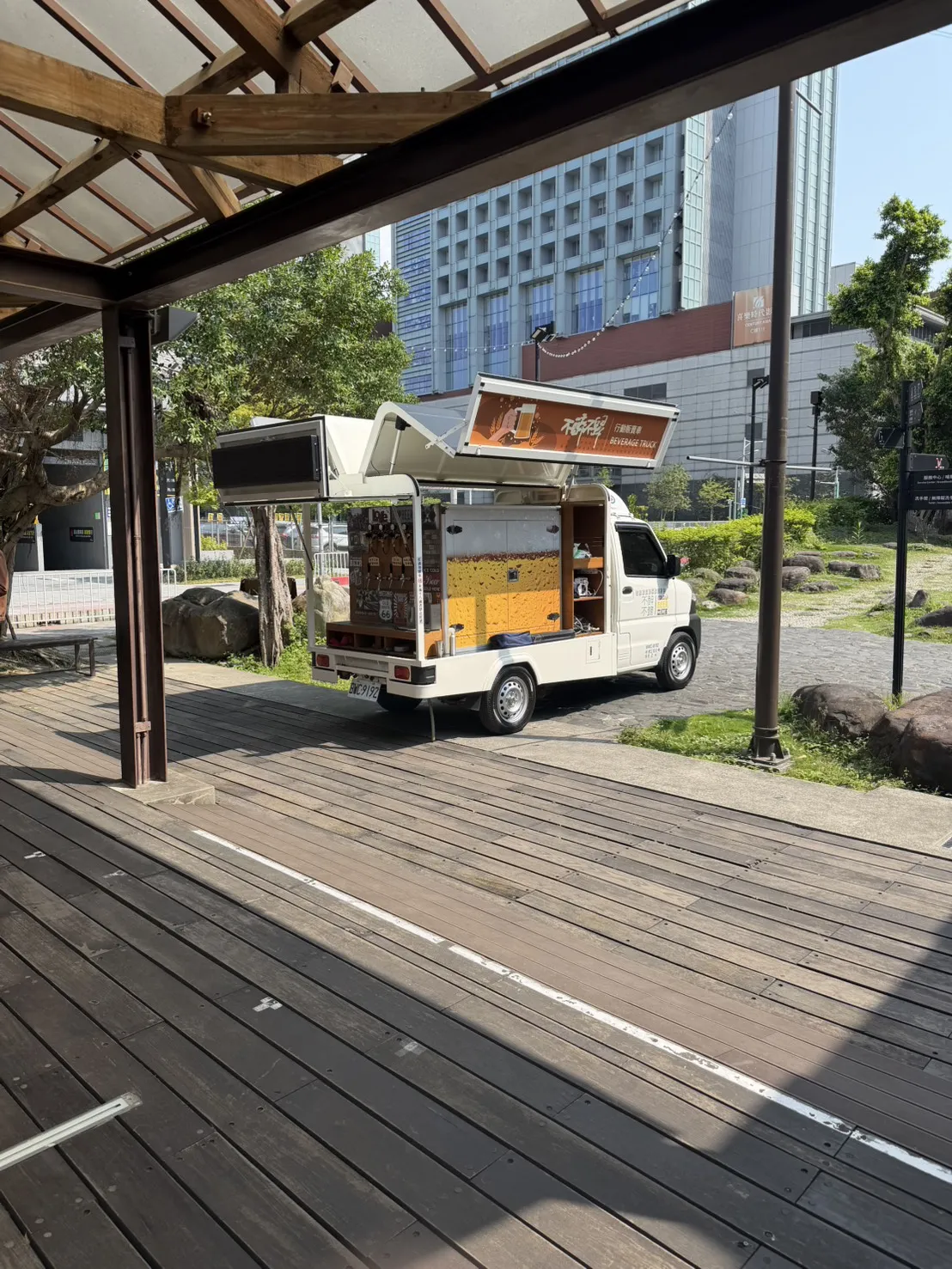 瓶蓋打開，創意就來｜一場屬於行銷人的週末聚會｜啤酒車｜啤酒車出租