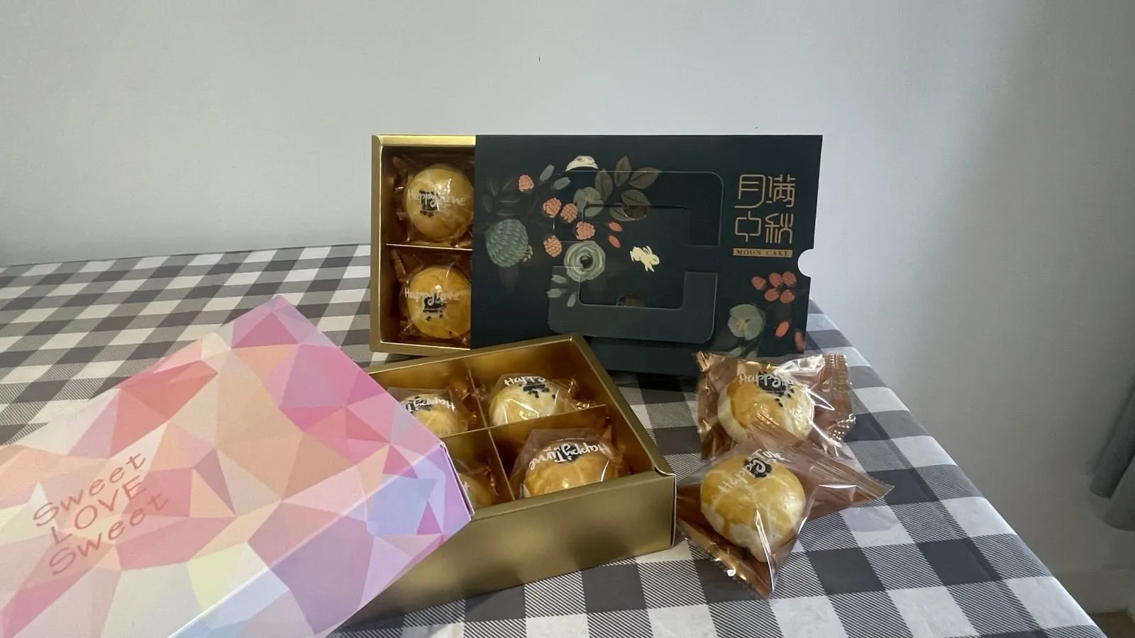 台式月餅：蛋黃酥