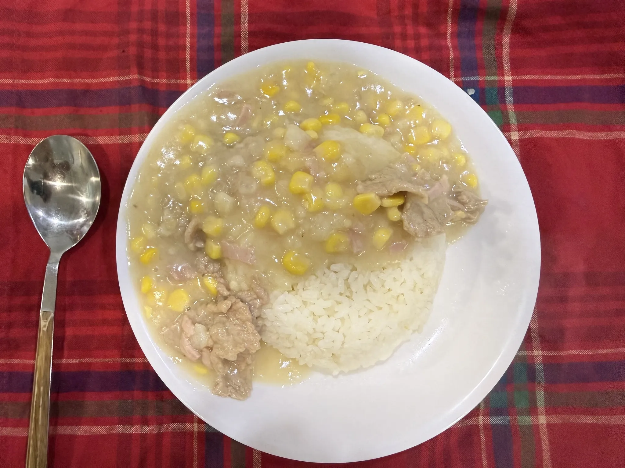 粟米肉片飯，改回用台灣本地豬肉片，並於即日上架uber 和熊貓啦！