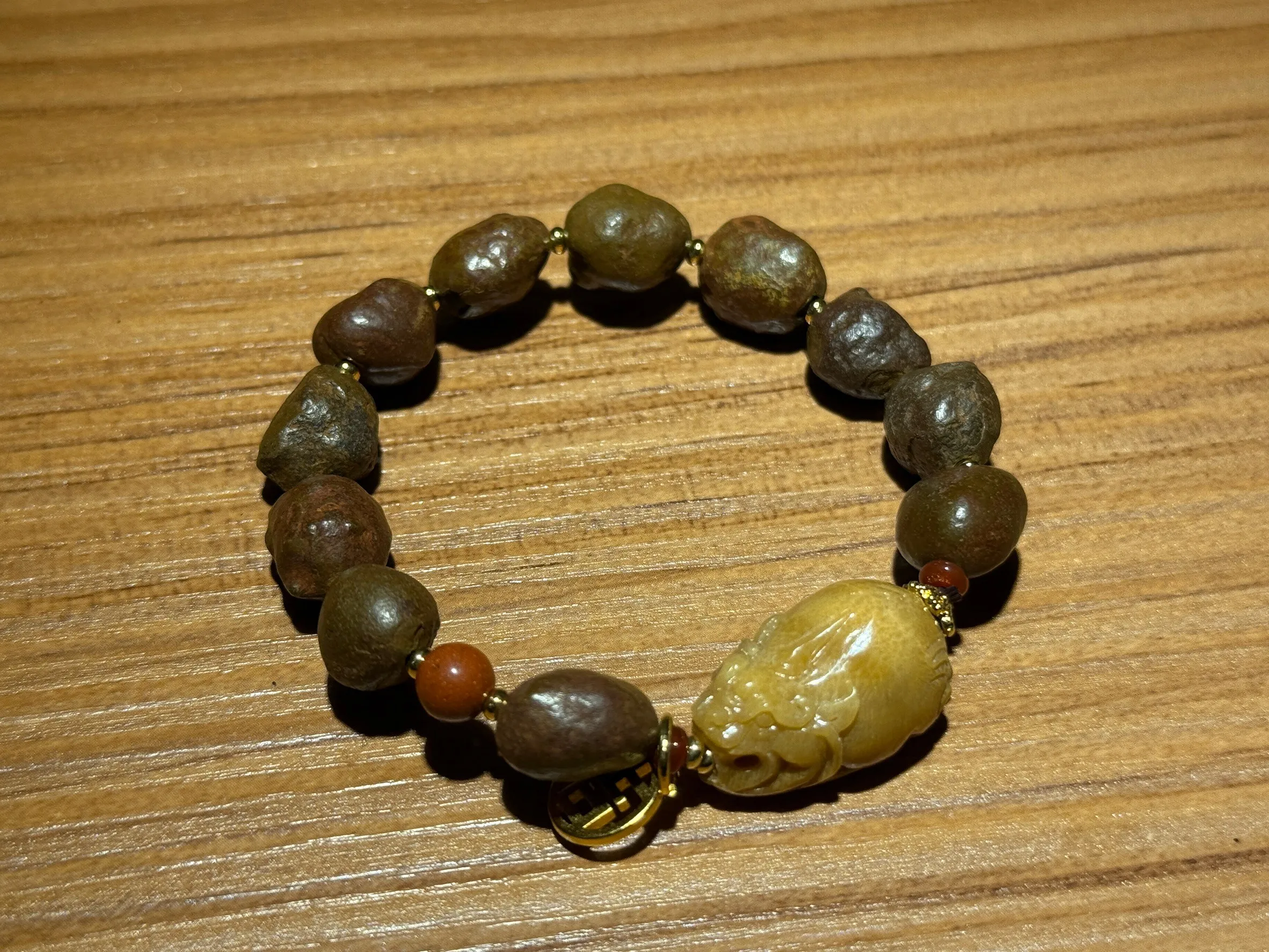 貔貅紅舍利手珠