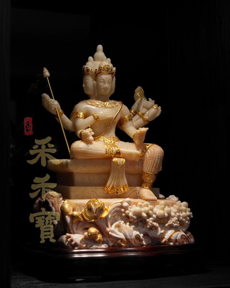【全面保佑‧四面佛】
歷經一年半的討論與雕刻所呈現的莊嚴作品。