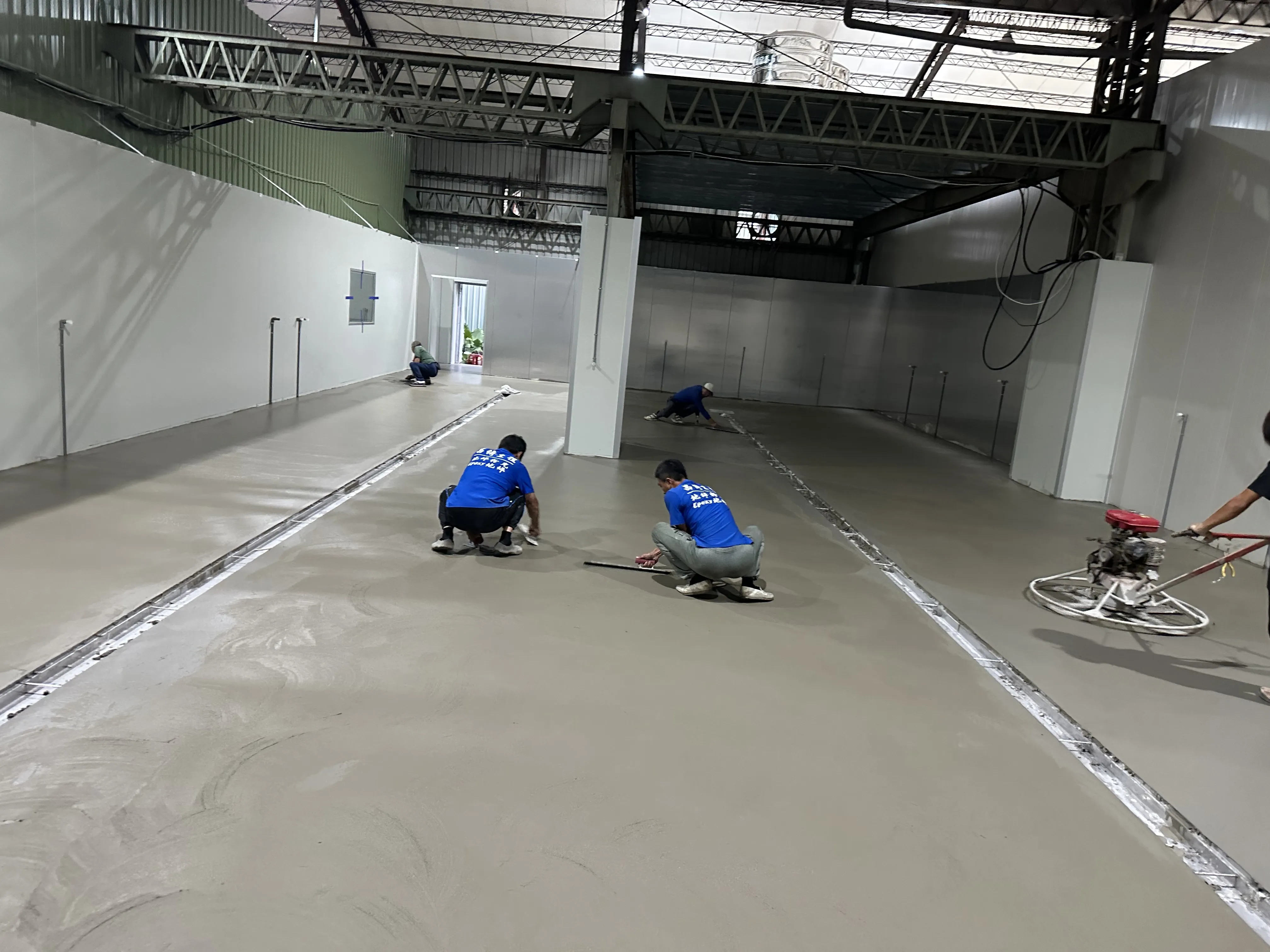 為何商用廚房需要進行地坪防滑處理?｜防滑地坪施工｜台北防滑地坪施工