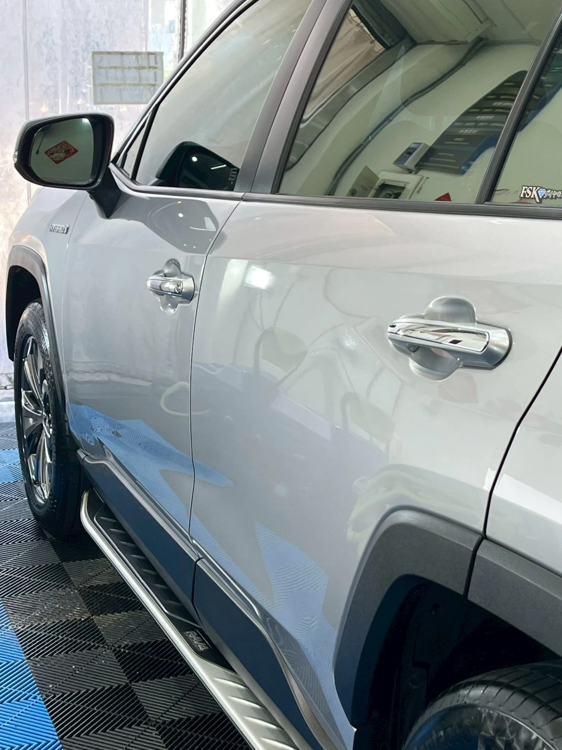 toyota 汽車案例｜全車 鐵粉 樹枝液去除，頂級洗車