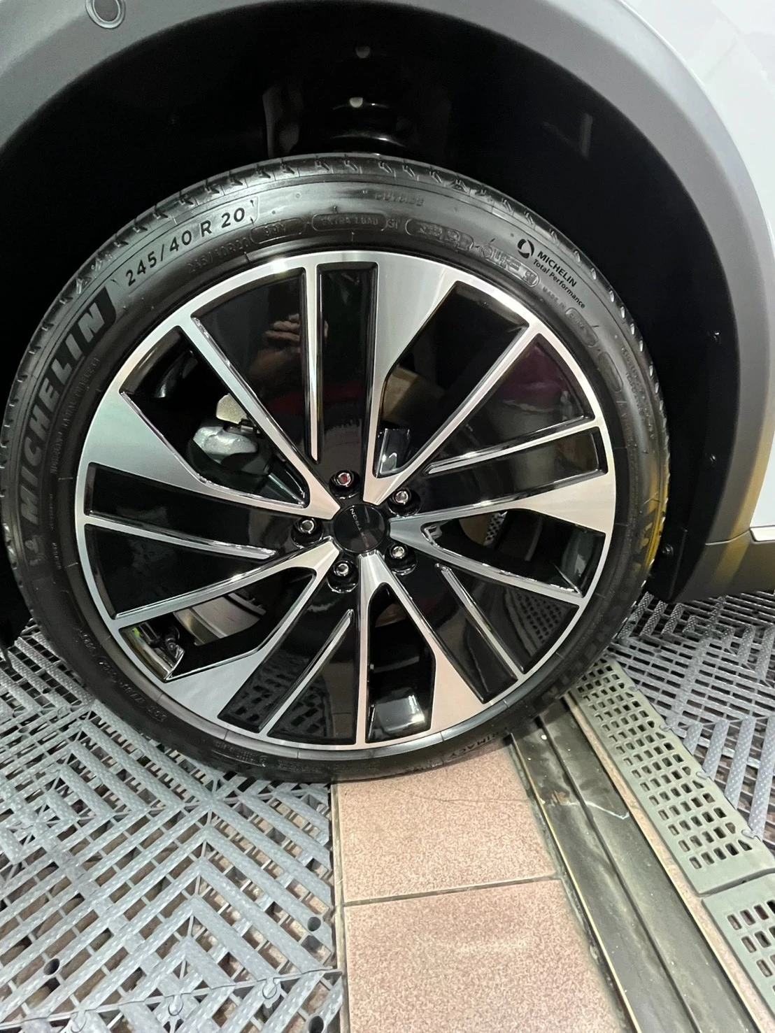 FOXTRON 汽車案例
