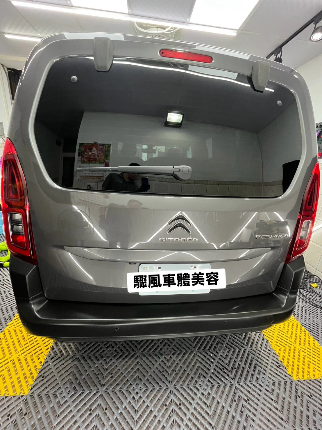Tesla 汽車案例