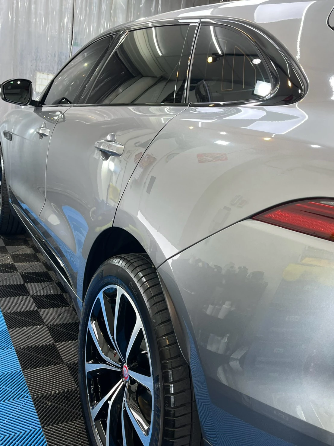 Jaguar F-PACE汽車案例