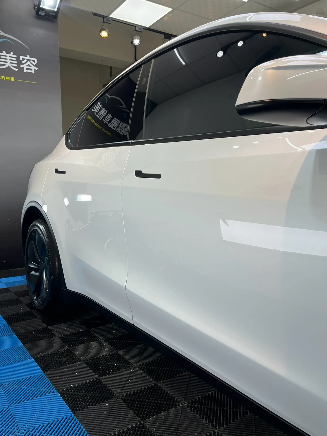 Tesla 汽車案例