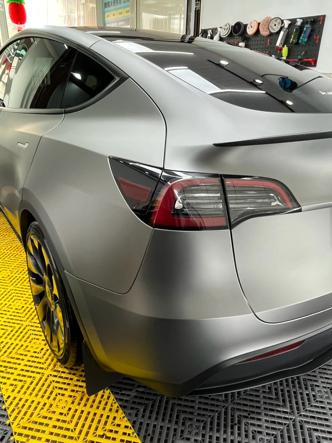 Tesla 汽車案例