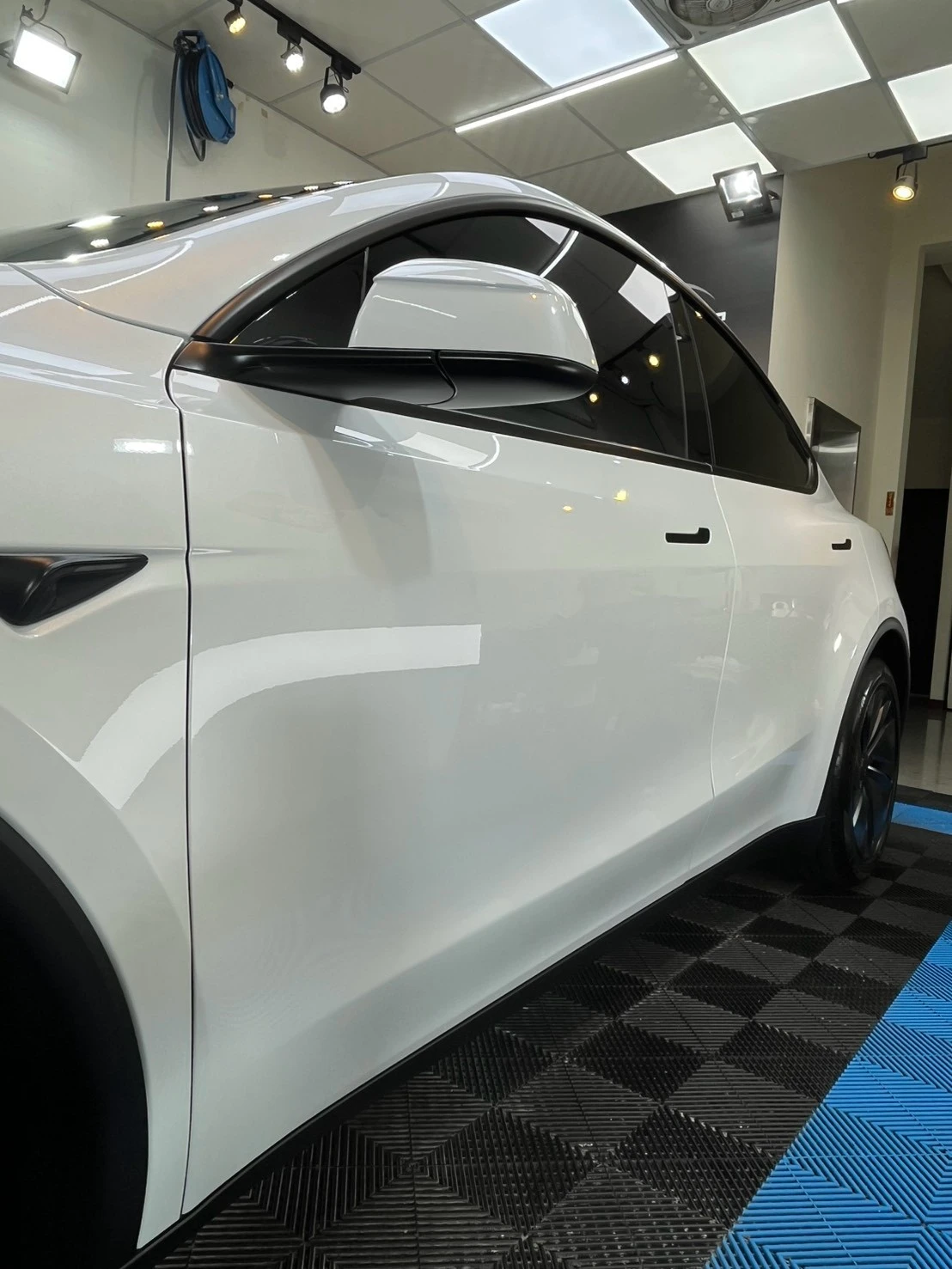 Tesla 汽車案例