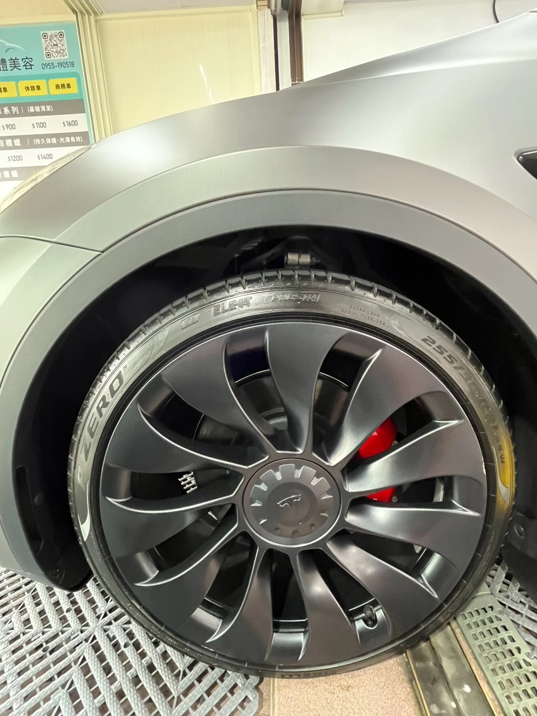 Tesla 汽車案例