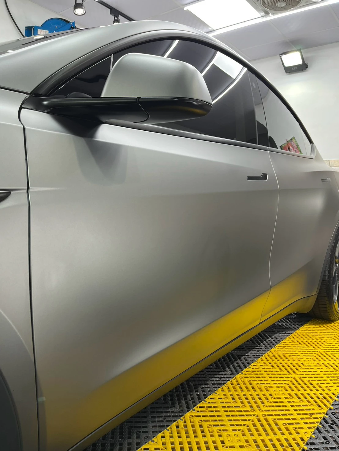 Tesla 汽車案例