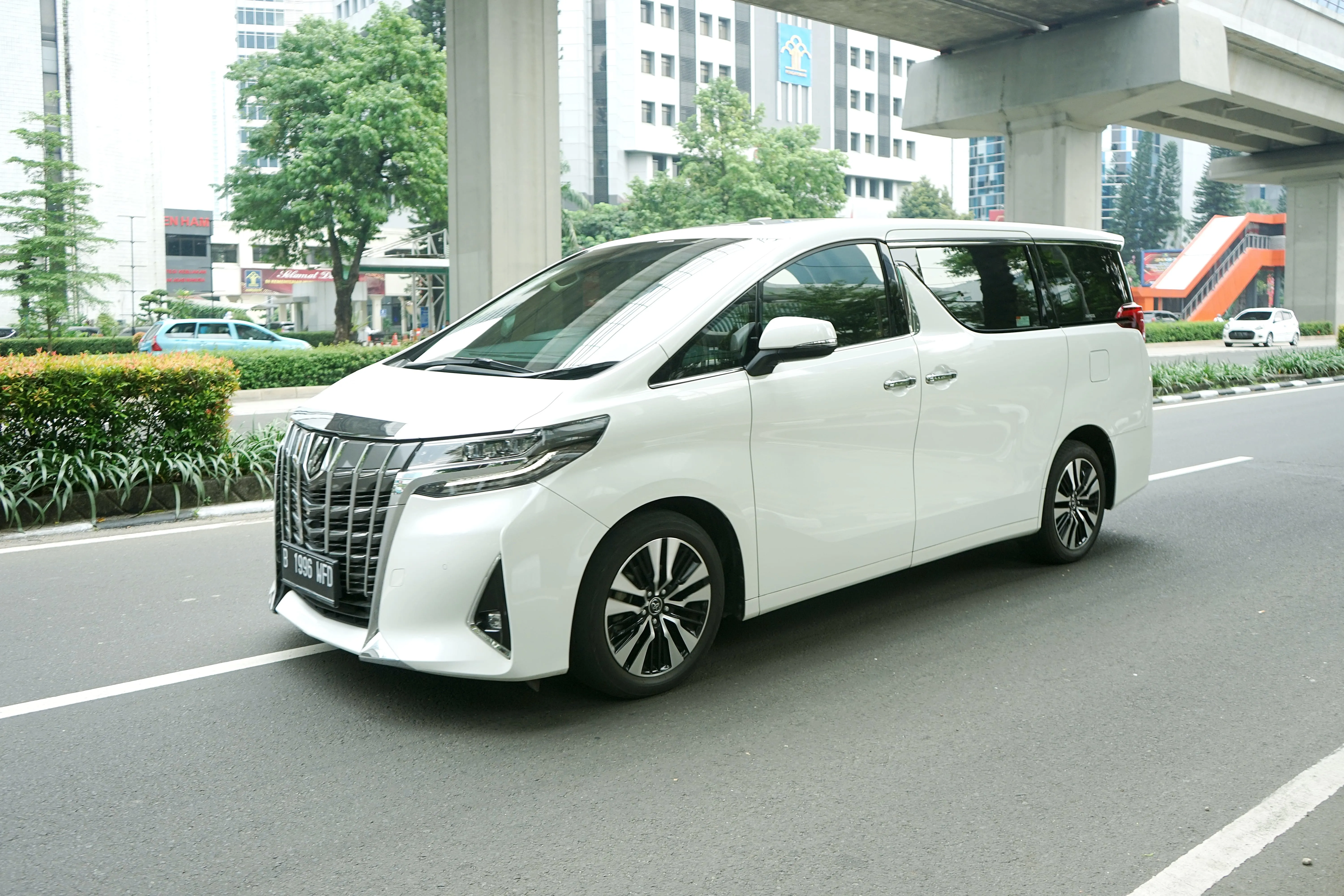 Toyota Alphard 7-8人座