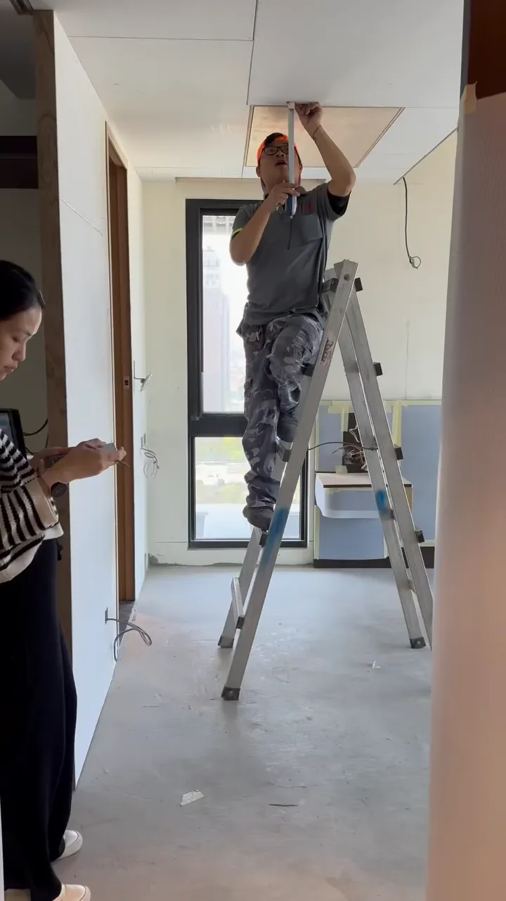 監工日誌-挖燈孔｜台北新成屋設計｜台北新成屋室內設計｜內湖區新成屋設計