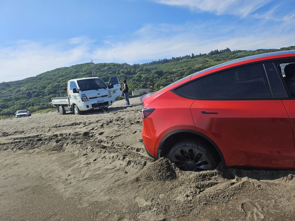 觀音海邊沙灘 道路救援