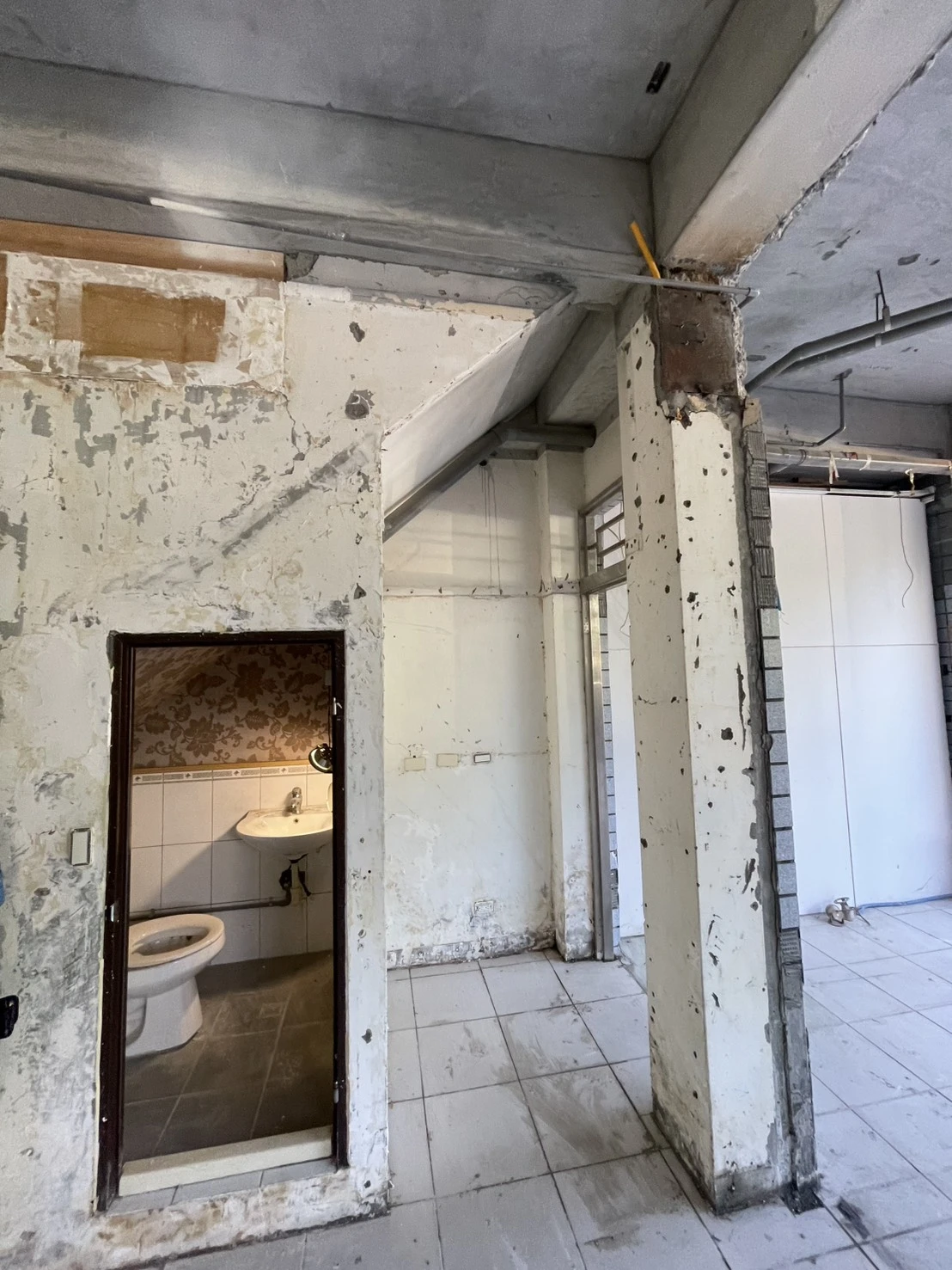 大里區益明路二段店面1.2樓拆除案例-台中拆除公司