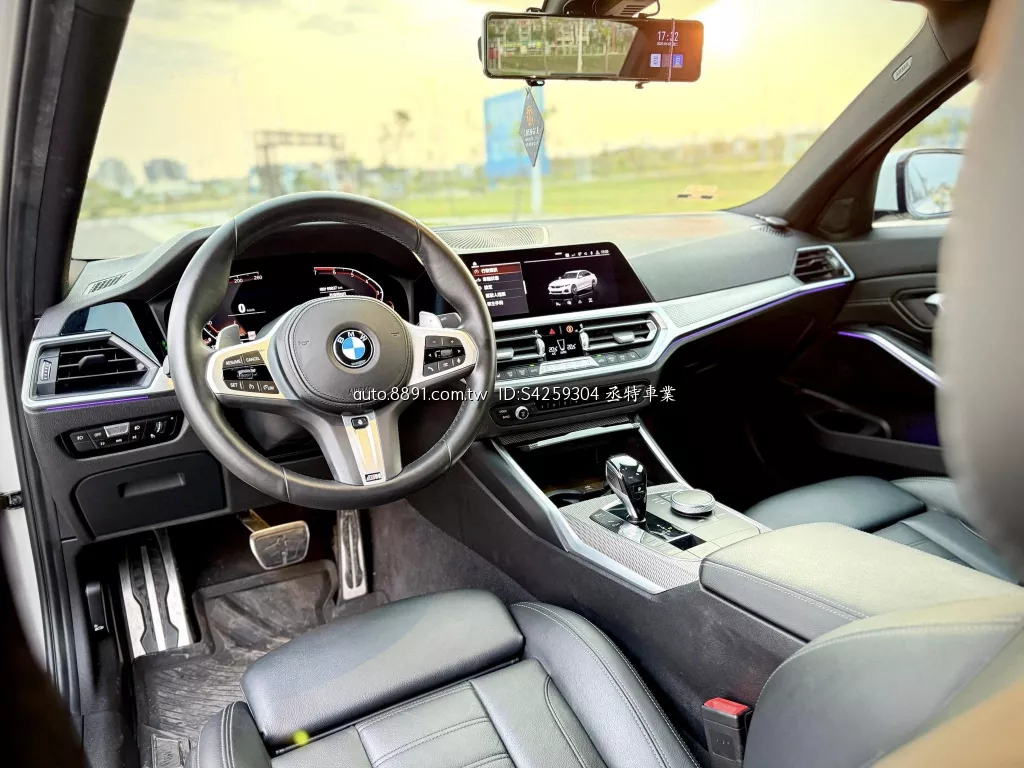 (電洽)BMW 3-Series Sedan 2019款 330i M Sport 白色