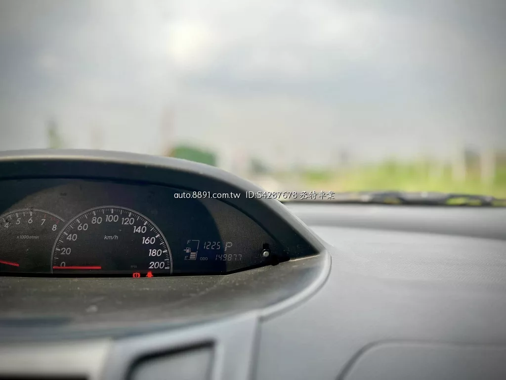 2010 TOYOTA YARIS G版