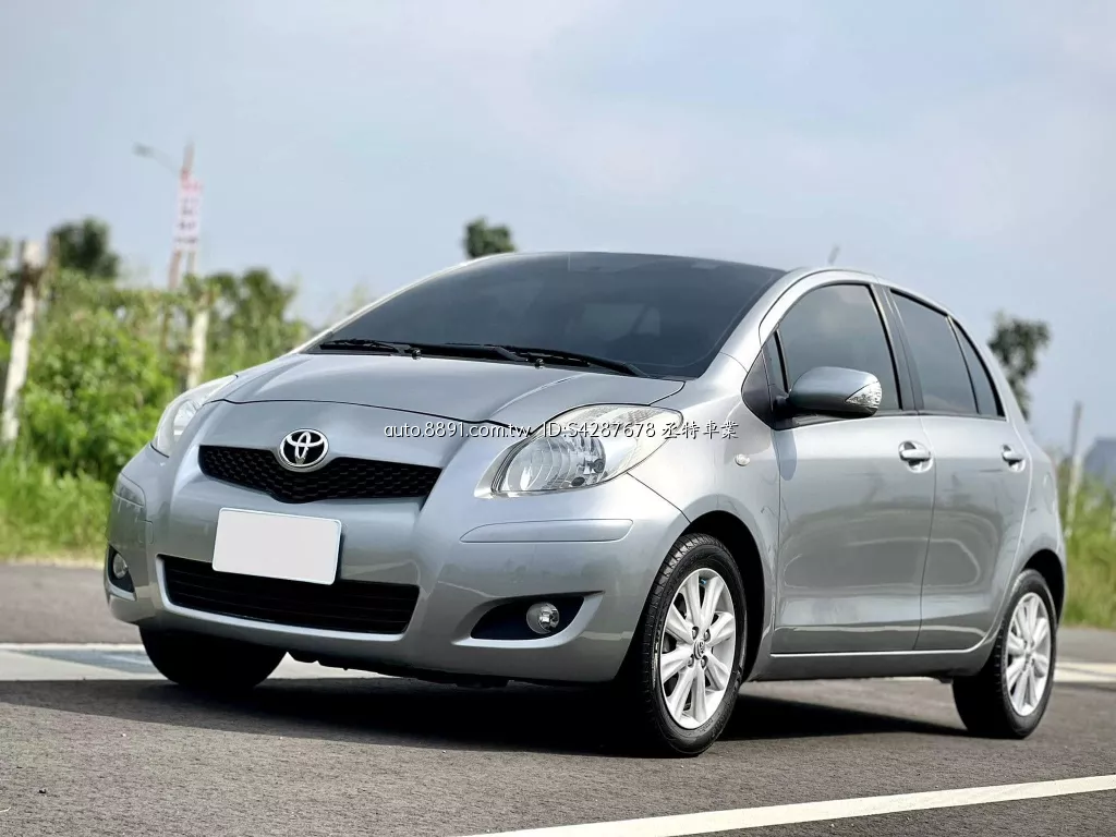 2010 TOYOTA YARIS G版