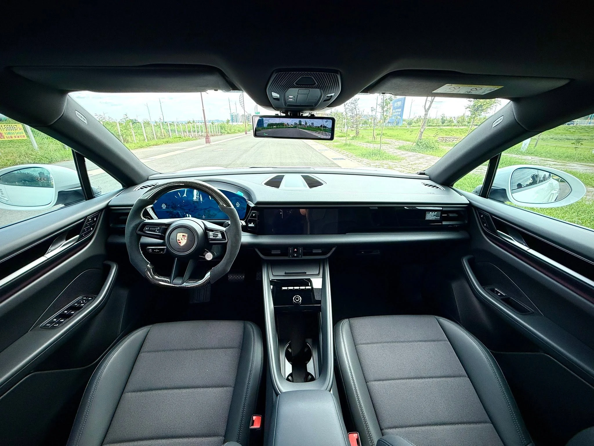 Porsche Macan Electric 2025款