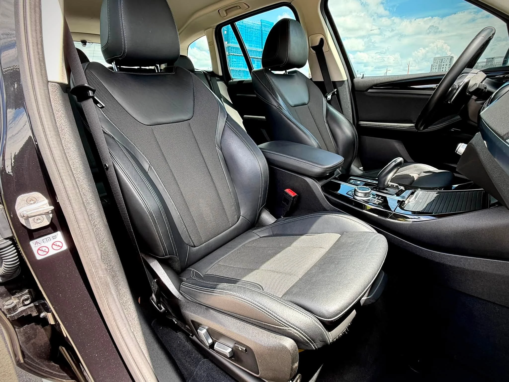 總代理 2018 BMW X3 20d 原版件 5AT跟車系統 