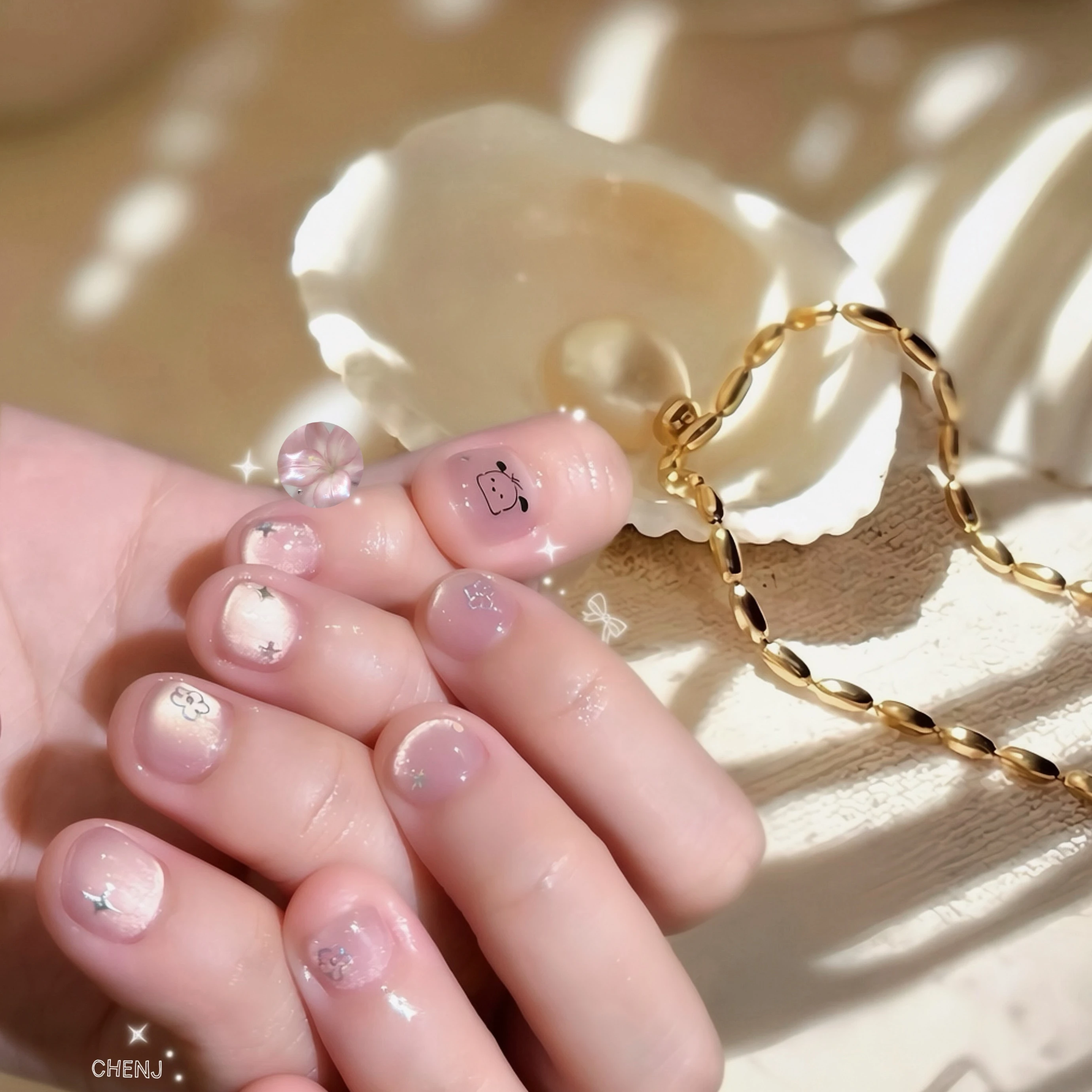 清透花朵｜溫柔裸色美甲｜中山區美甲｜台北美甲推薦