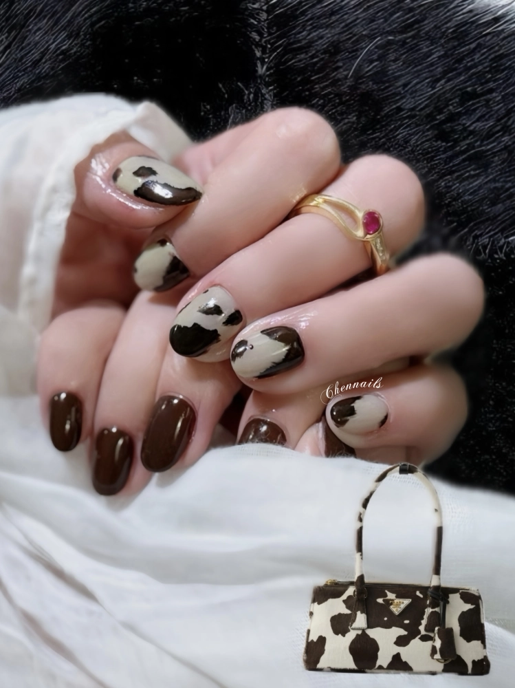 秋冬時髦 | Prada包同款美甲｜中山區美甲推薦｜台北做指甲