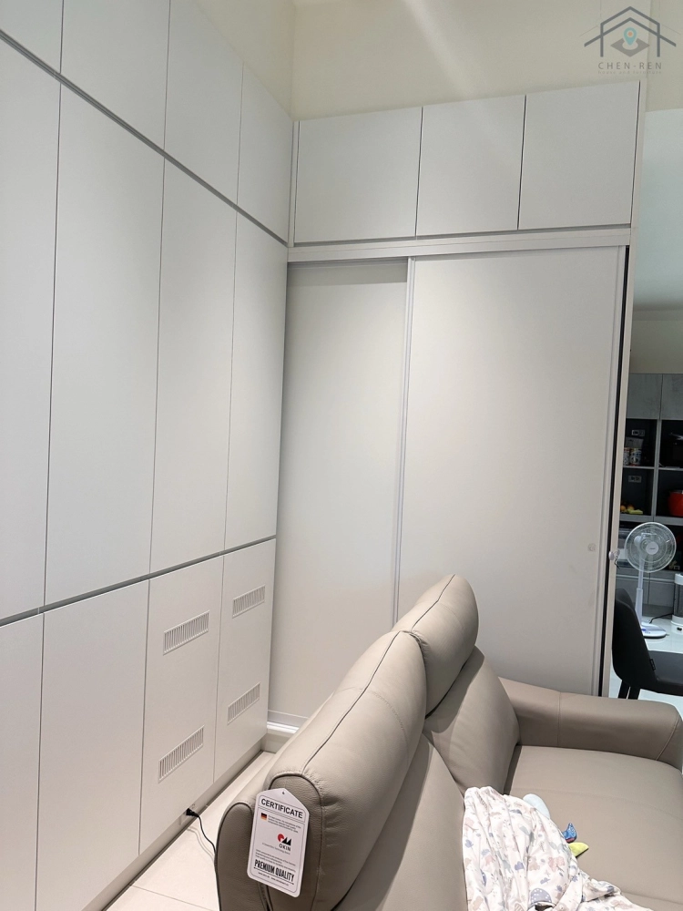 櫃體門片-羽絨白