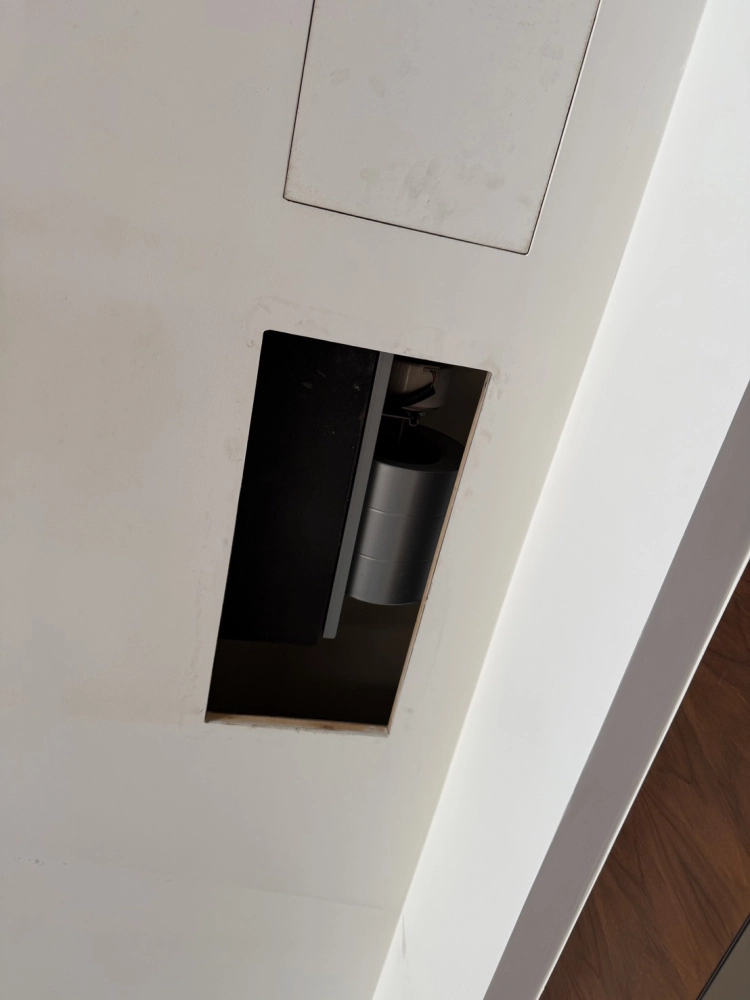 台中西區-開維修孔