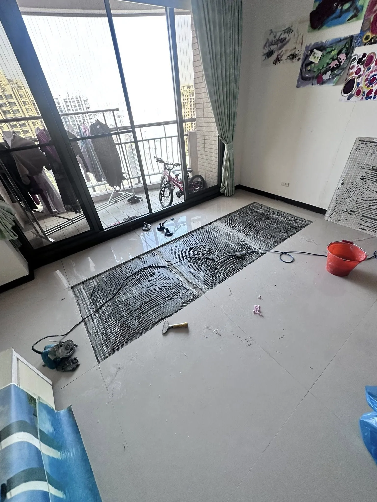 施工地點:台中 磁磚隆起空心案例