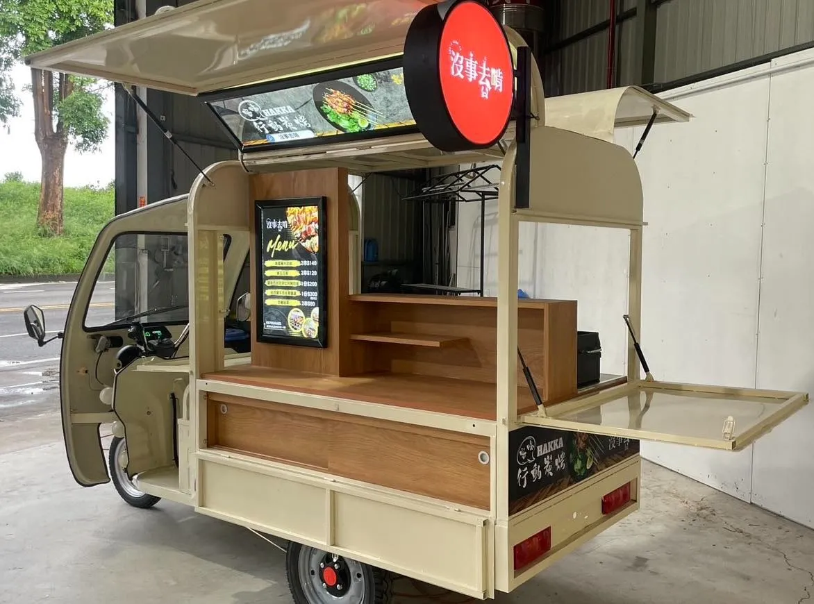 我們的第一台炭烤小餐車，正式完成了！