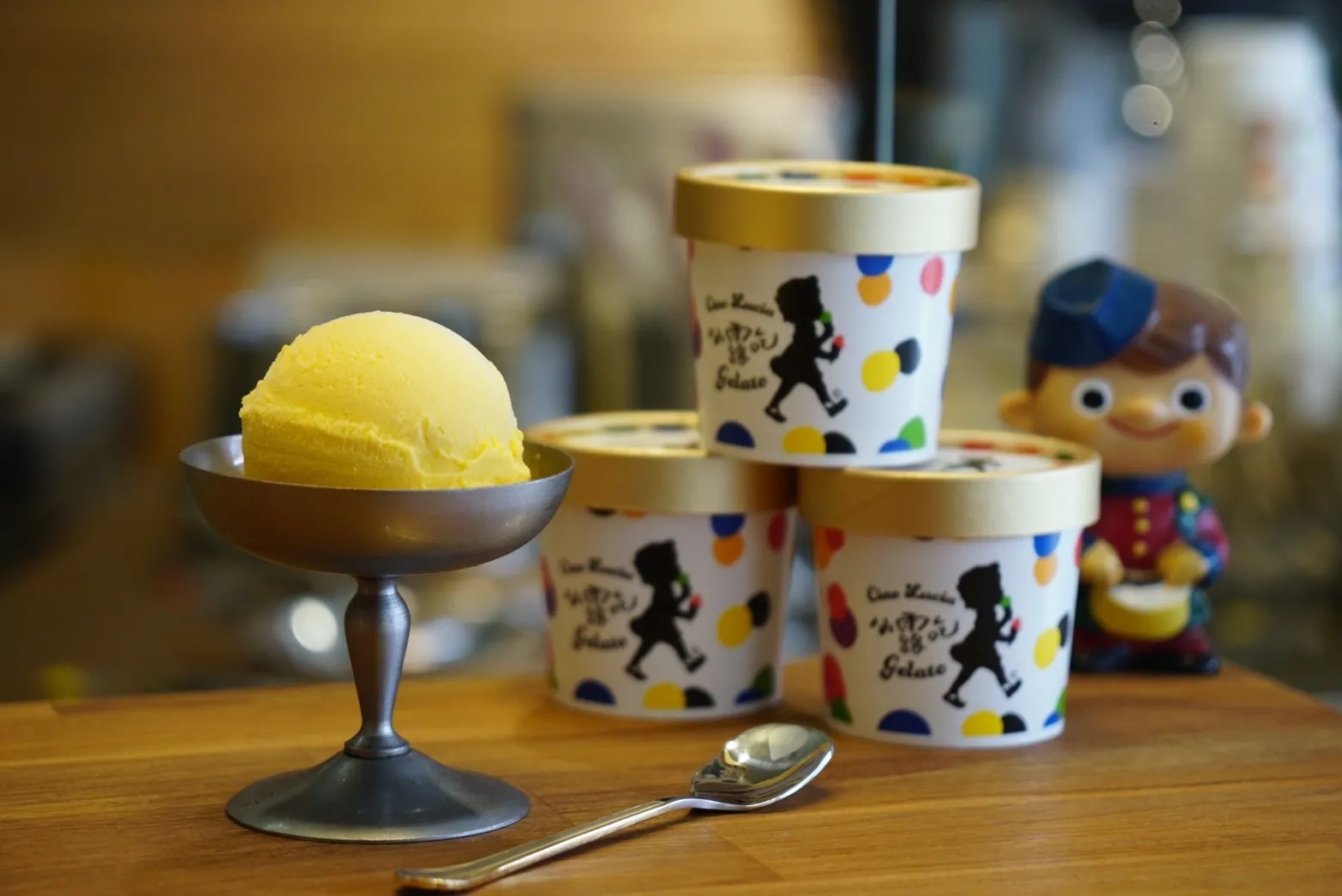 小露吃義式冰淇淋