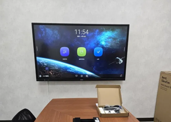 光寶科技股份有限公司-75吋大屏BENQ觸控顯示器安裝
