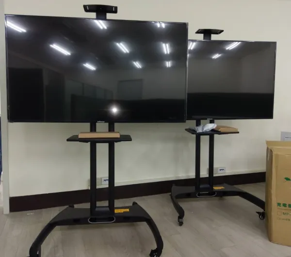 新北淡江大學-顯示器及移動式立架安裝