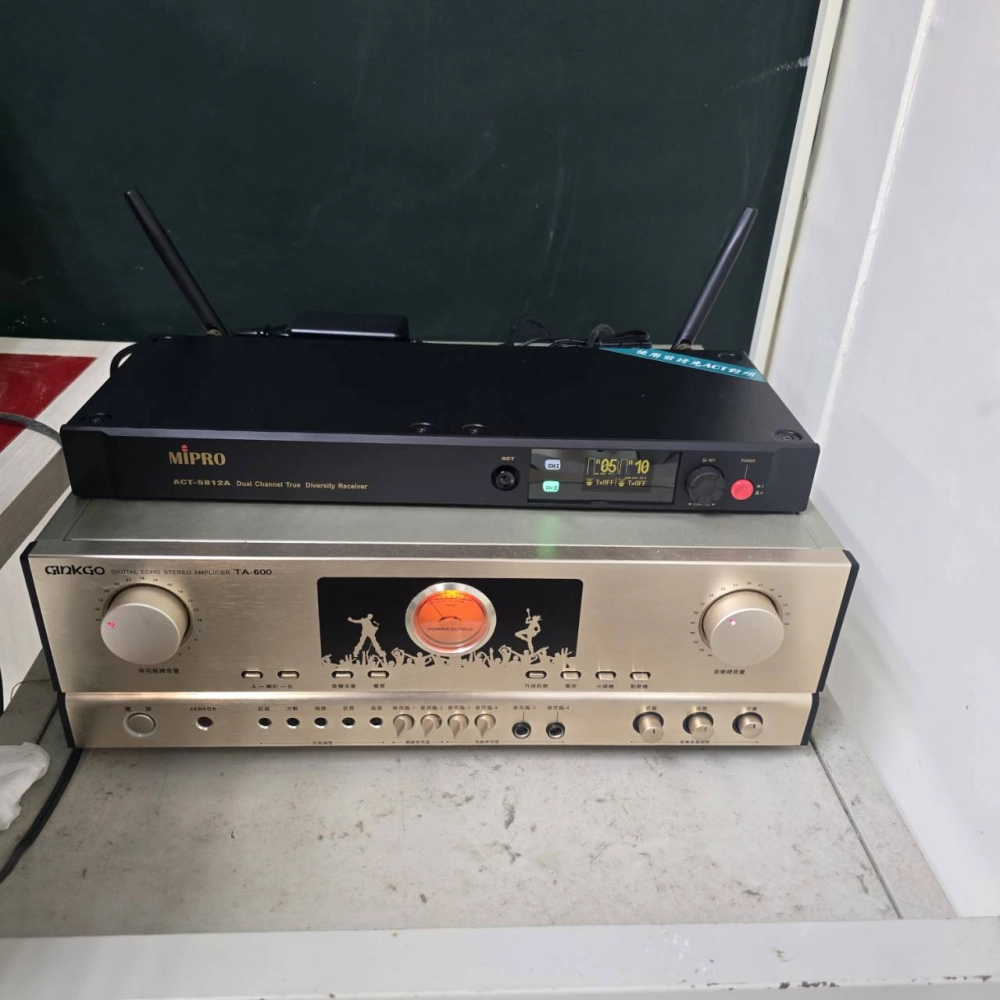 國立臺北藝術大學-採購MIPRO ACT-5812A 5.8G頻段的雙頻道機型無線麥克風，強化教學空間的音訊品質，提供穩定接收、清晰音質與多組頻道支援，滿足老師授課需求。