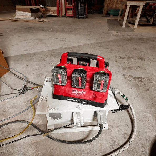 美沃奇 M18 PC6 18V配套快速充電器(6槽充)一次只能充兩顆(主機)