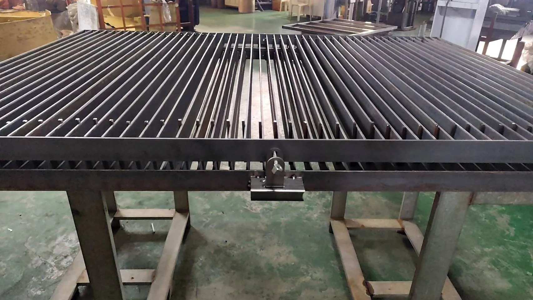 鐵圍籬格柵工程廠內焊接成型記綠照片