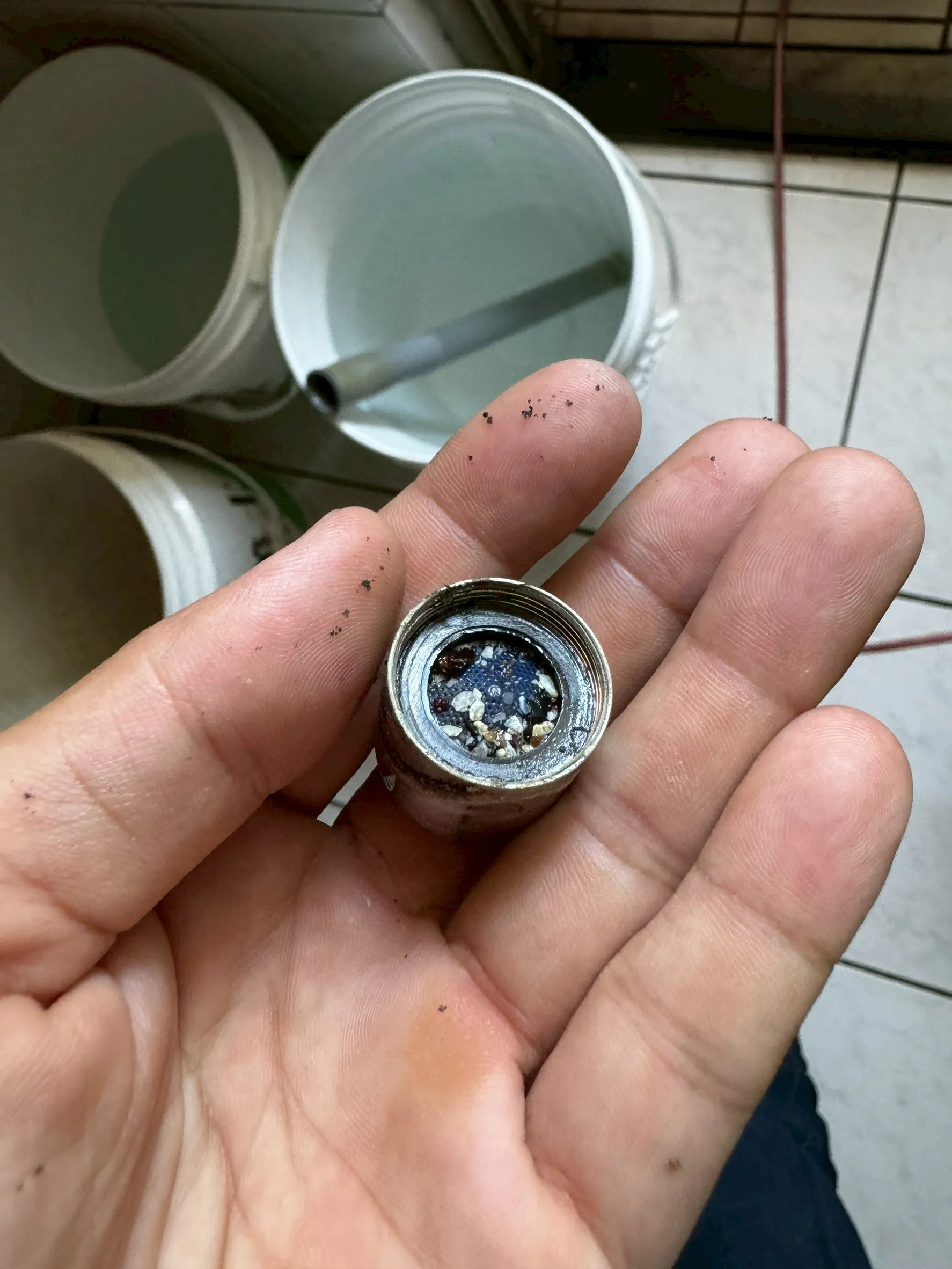 台中鄭小姐公寓水管一廚兩衛浴 熱水忽冷忽熱