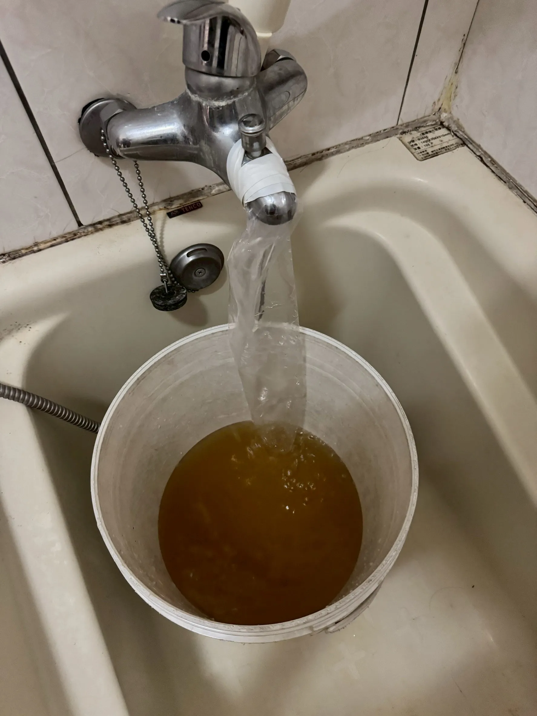 湖口李先生水管清洗 一廚房三衛浴