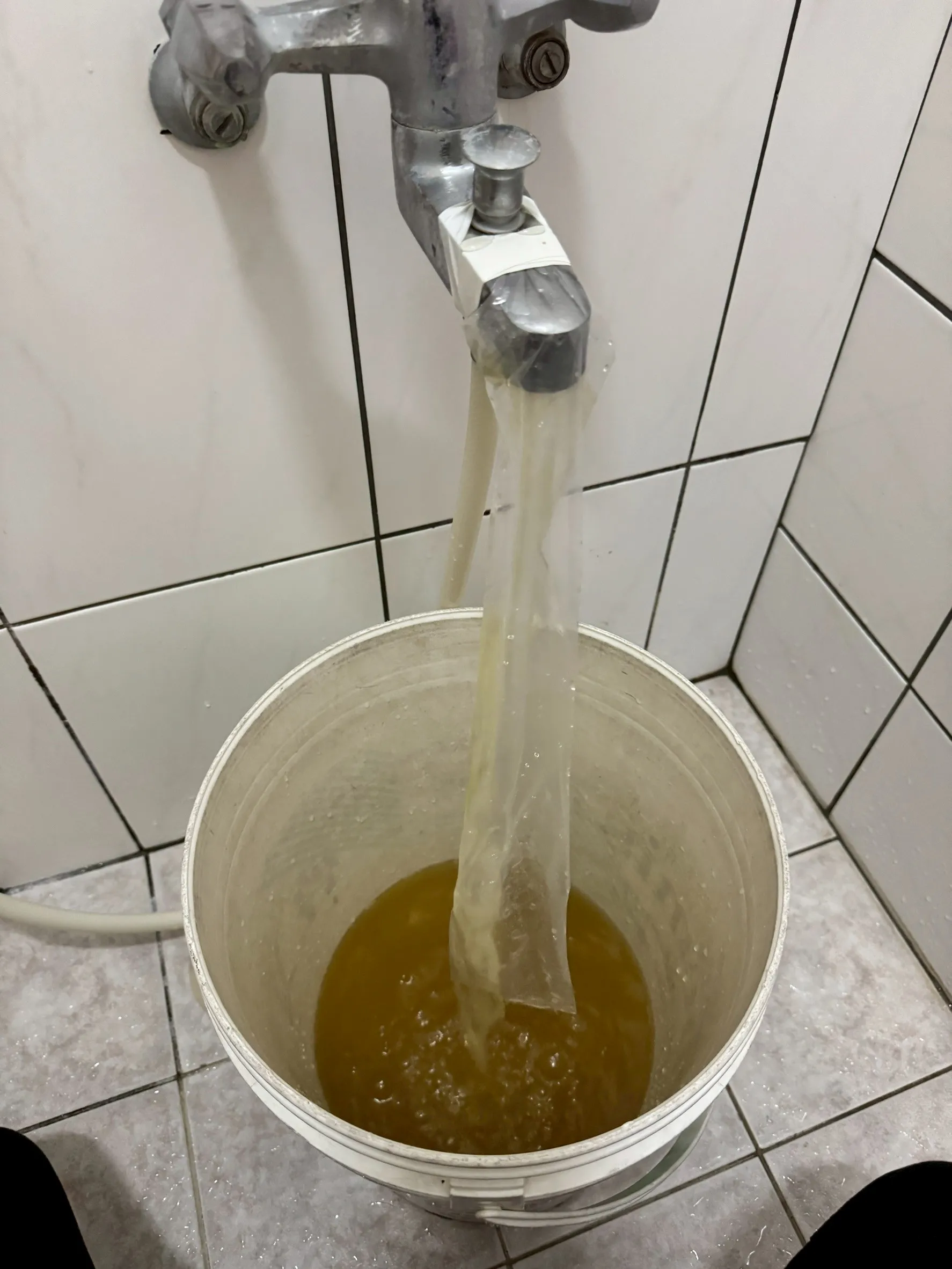 湖口李先生水管清洗 一廚房三衛浴
