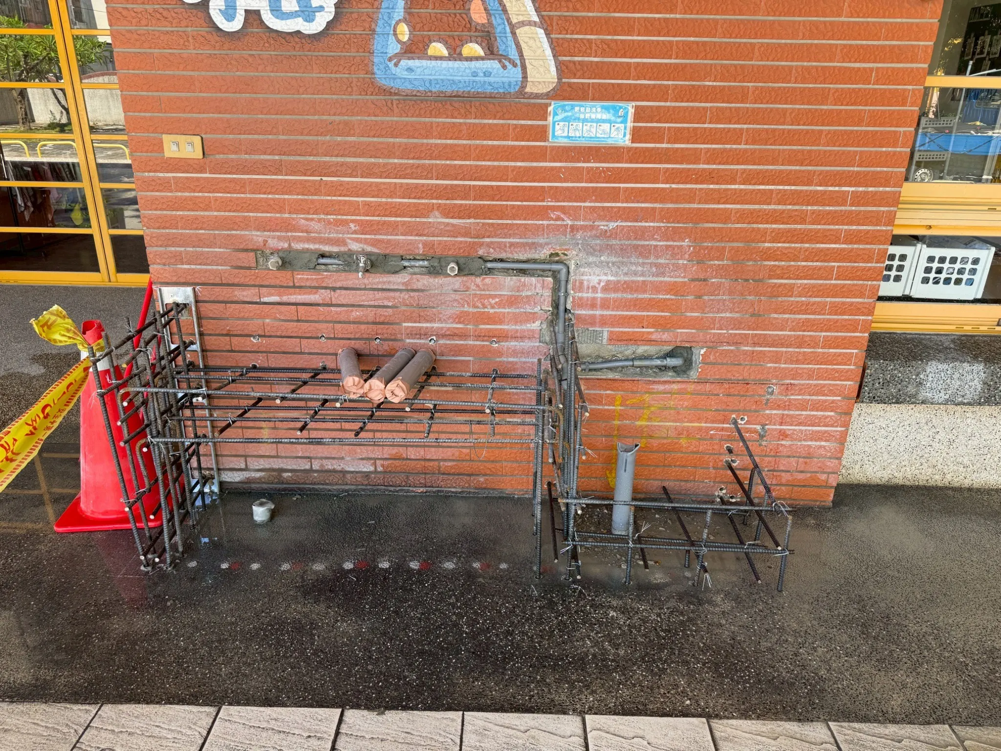 施工中採光罩安裝