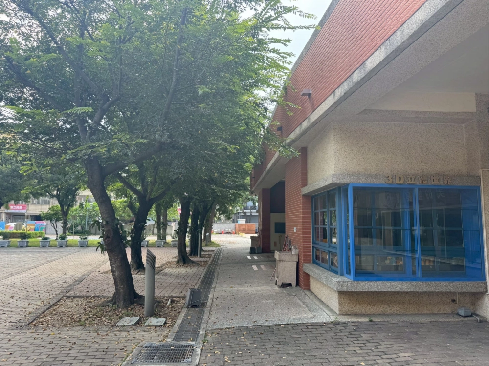 湖北國小<br />採光罩工程、洗手台改善工程