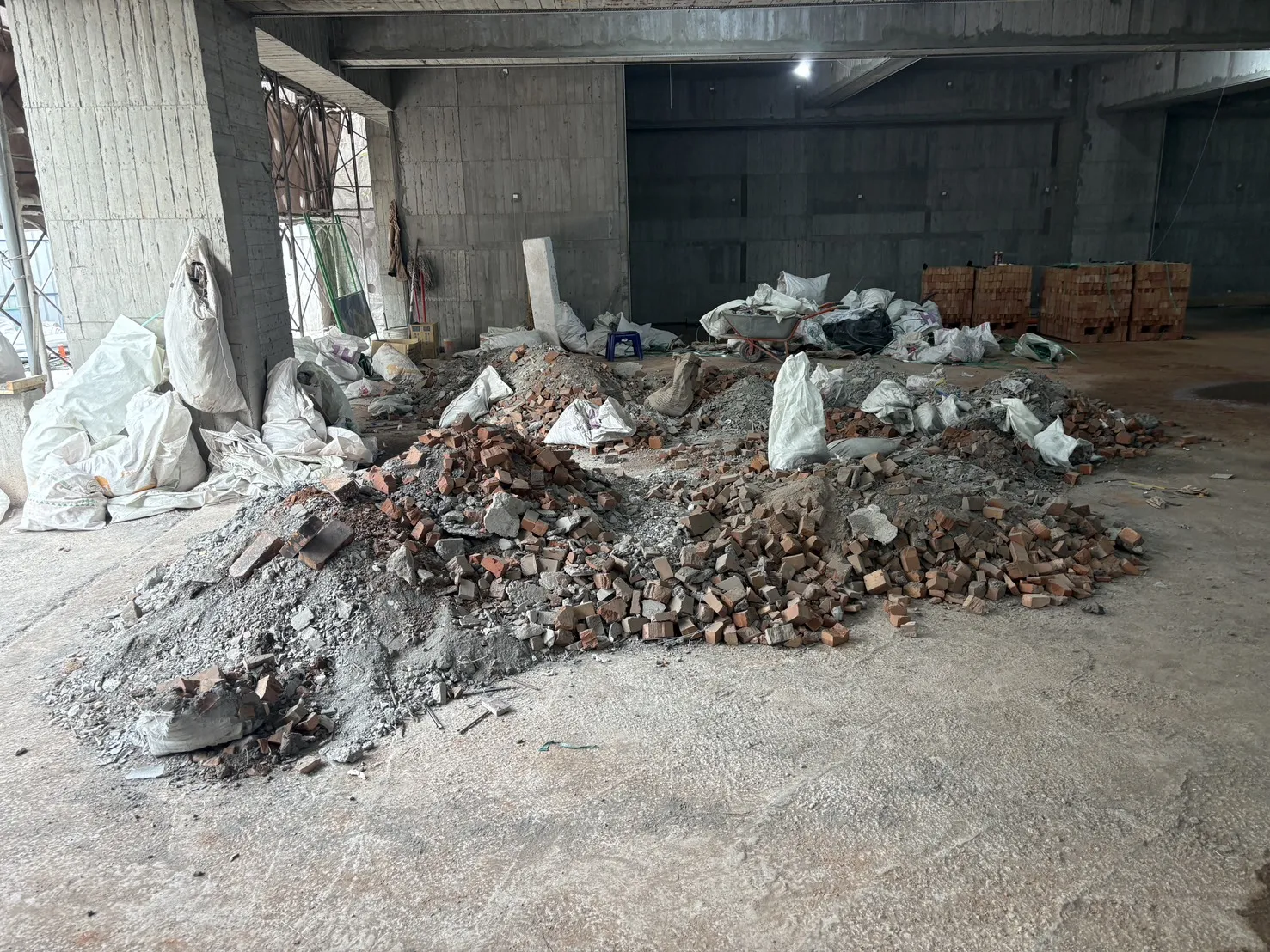 廢棄物清運-高雄鳳山鳳翔段透天案