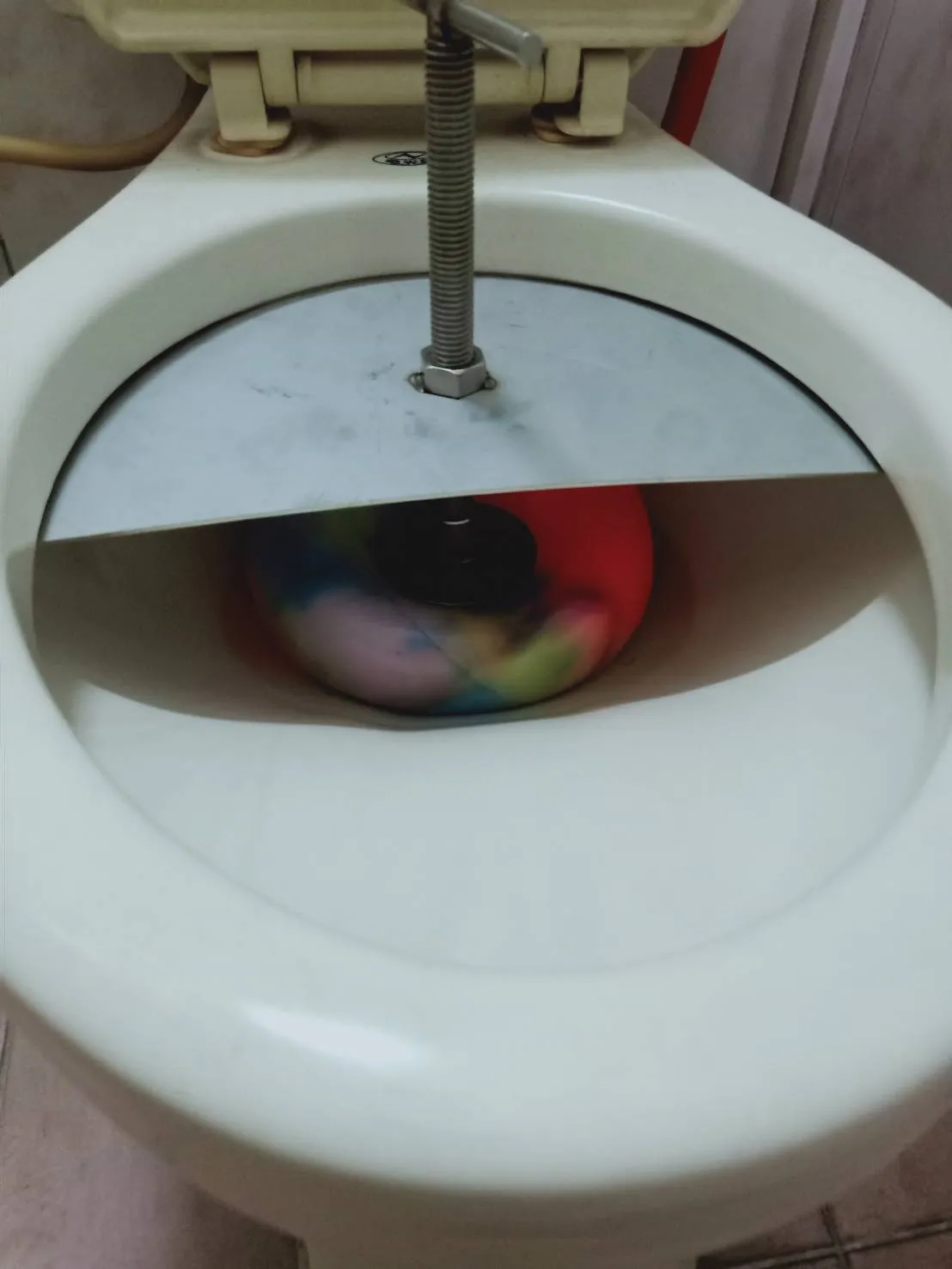馬桶防溢裝置
