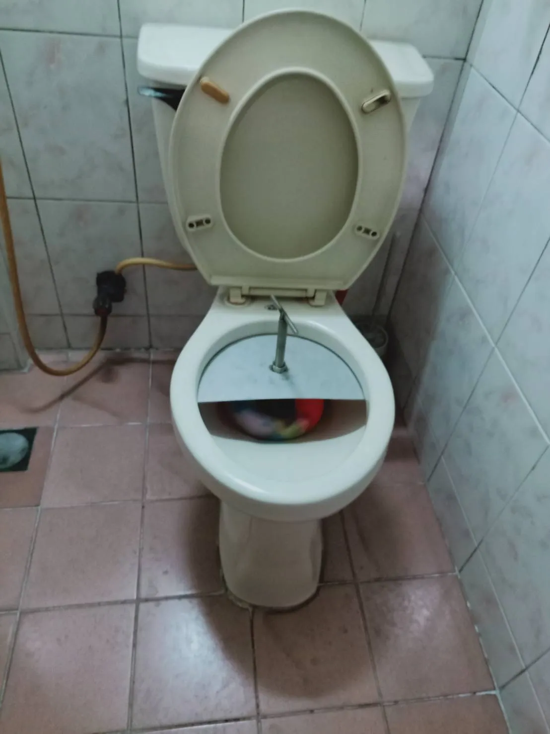 馬桶防溢裝置