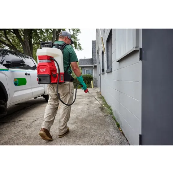 M18™ 鋰電背負式15L水箱 M18 BBPFP2-WST