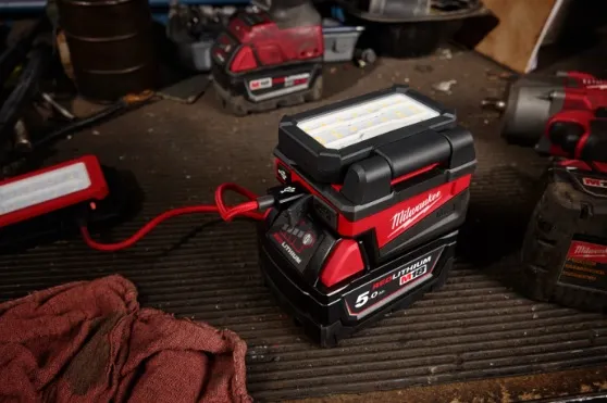 M18™️鋰電區域照明燈 M18 ALIS