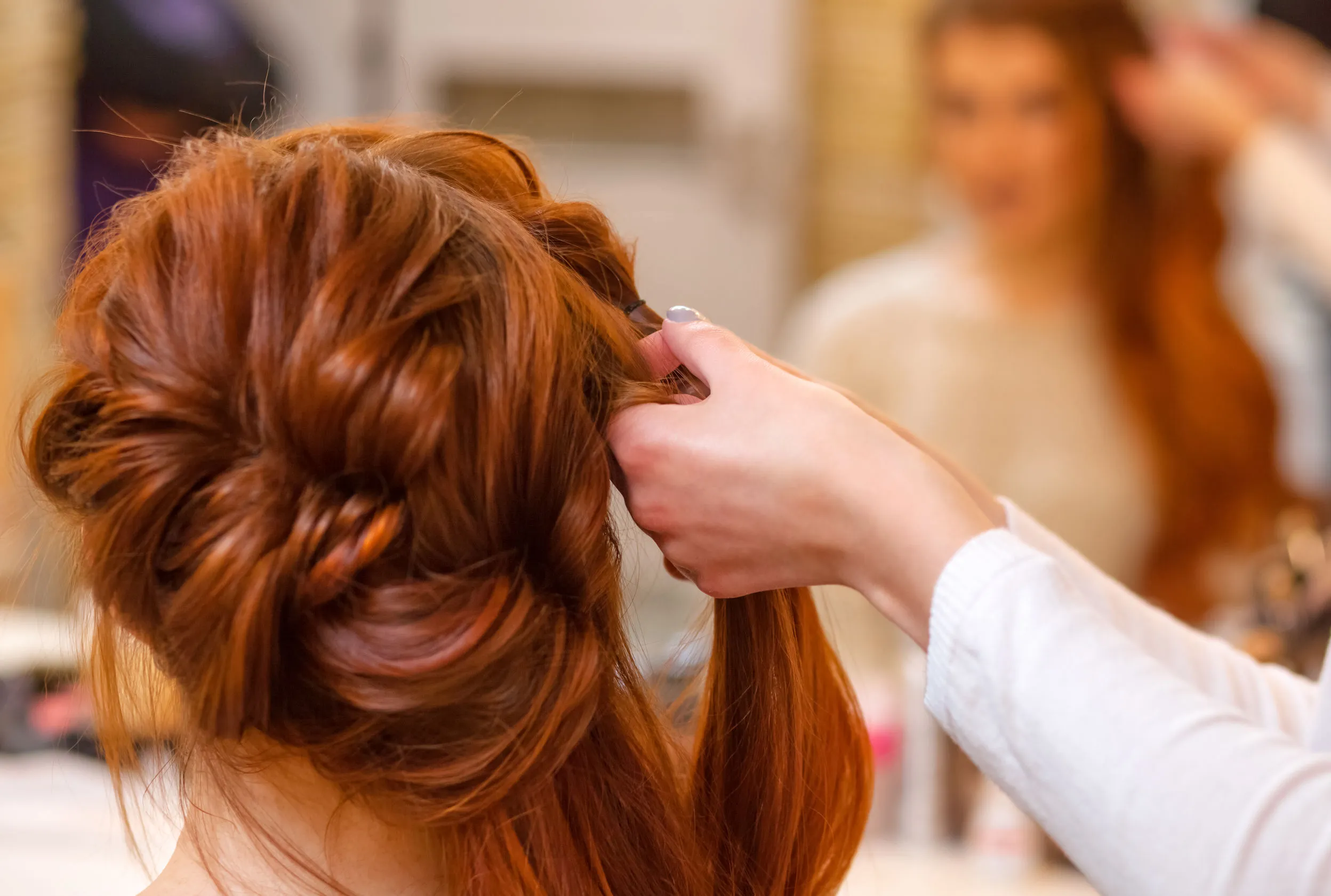 髮型師不藏私：讓染後髮色更持久的保養技巧【台中髮廊】【台中護色洗髮精】