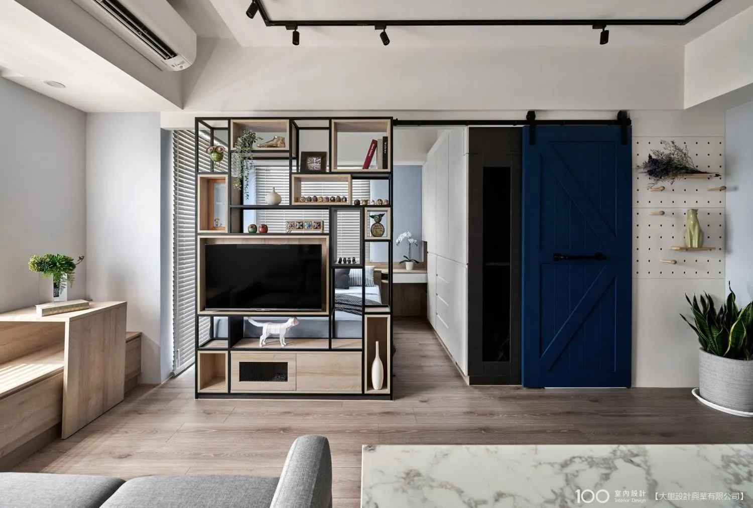 【媒體專訪】榖倉門過時了嗎？2025榖倉門風格搭配×安裝x價格X設計案例必看